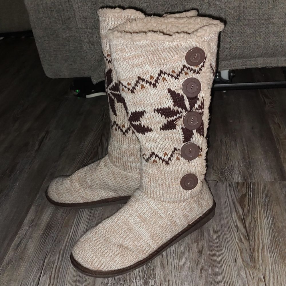 MUK LUKS Womens Brown Sweater Boots Tall Cozy Button Sides Fleece Lined Size 11